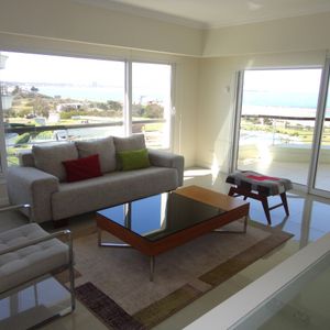 Venta De Apartamento 2 Dormitorios En Playa Mansa, Punta Del Este