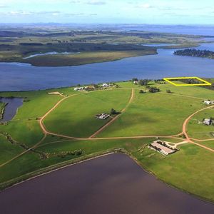 Terreno De Mas De 5000 M2 Con Costa De Laguna En Laguna De Los Cisnes