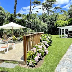 En Venta Casa 6 Dormitorios Con Gran Terreno Y Piscina, En La Brava, Punta Del Este