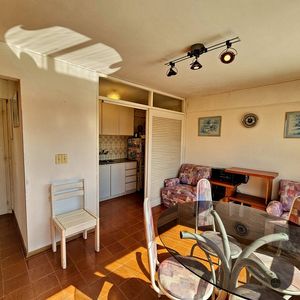 En Venta Apartamento 1 Dormitorio Con Garaje En Peninsula, Punta Del Este