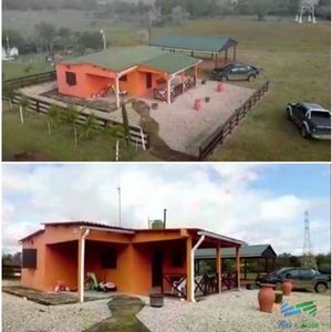Muy Linda Fracción De Campo, Excelentemente Ubicado Con Casa E Instalaciones.