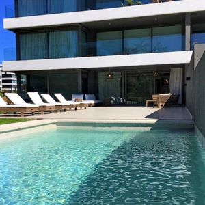 Departamento Con Piscina Propia En Venta, 3 Dormitorios En Suite, Punta Del Este