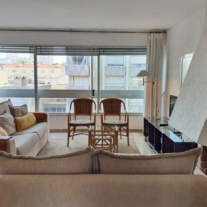 En Venta Apartamento 3 Dormitorios Con Parrillero Propio Y Piscina En Peninsula, Punta Del Este