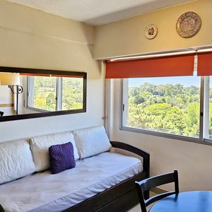 Apartamento En Alquiler Invernal, Sobre Av.roosevelt, Punta Del Este