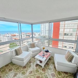 Venta De Apartamento 2 Y Medio Dormitorios En La Península Punta Del Este