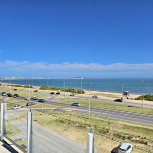 Alquiler Anual Apartamento Penthouse Frente Al Mar 3 Dormitorios, Playa Mansa, Pinares, Punta Del Este.