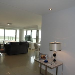 Apartamento En Brava, 3 Dormitorios *