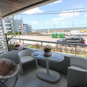 Apartamento De 2 Dormitorios En Venta Con Vista Al Mar, Punta Del Este