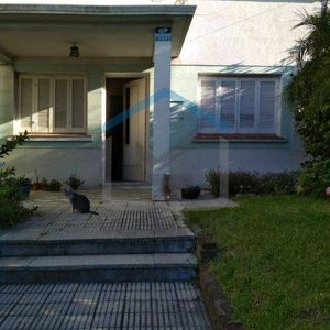 Casa En Venta De 5 Ambientes En Buceo