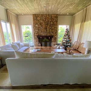 Muy Linda Casa Con Renta En La Tahona