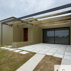 Casa En Venta En Solymar