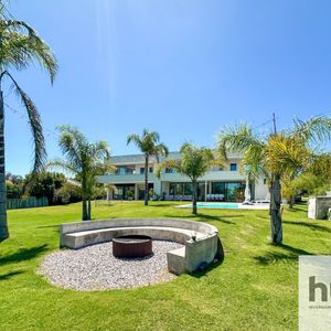 Espectacular Casa En VIñedos De La Tahona