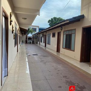 Hermosa Casa Comercial En Venta - Zona Norte