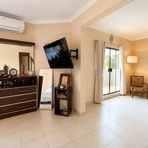 Casa En Venta Sobre Avenida