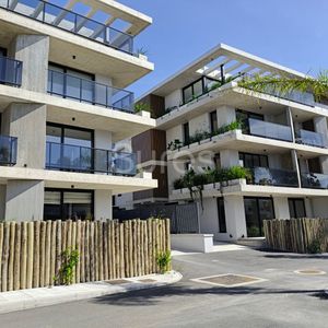 Venta De Apartamento De 2 Dormitorios En Carrasco, Dos Acres