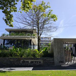 Venta De Casa De 3 Dormitorios En Carrasco - Dos Acres