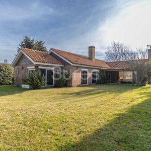 Venta De Casa De 3 Dormitorios En La Tahona, Canelones