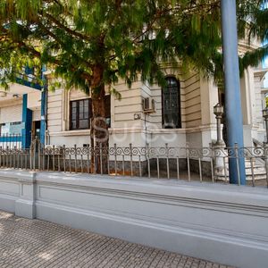 Alquiler De Oficina En Tres Cruces, Montevideo