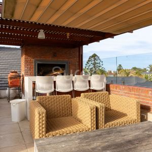 Venta Apartamento De 3 Dormitorios Con Piscina Exclusiva En Carrasco, Montevideo