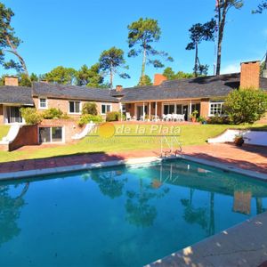 Importante Propiedad En Cantegril, 3000 M2 De Terreno.