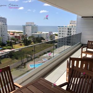 Venta De Apartamento De 2 Dormitorios En Torre Esmeralda Punta Del Este