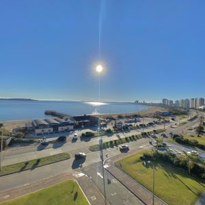 Venta Apartamento 3 Dormitorios Y Dependencia Malecon IV