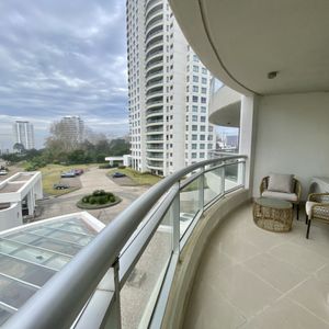 Venta De Apartamento De 3 Suite En Edificio Ocean Drive Punta Del Este