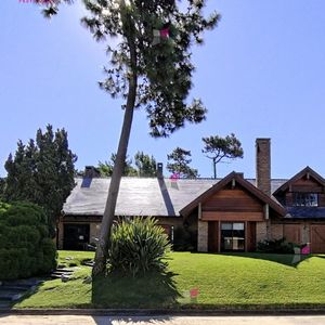 Venta De Casa 5 Dormitorios En Suite En Mansa Punta Del Este