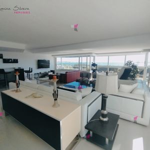 Venta De Apartamento De 3 Dormitorios Y Dependencia En Edificio Tequendama II Punta Del Este