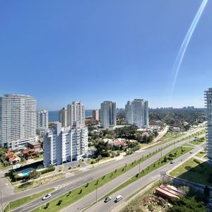 Venta Apartamento 2 Dormitorios En Suite En Edificio Casino Tower Punta Del Este