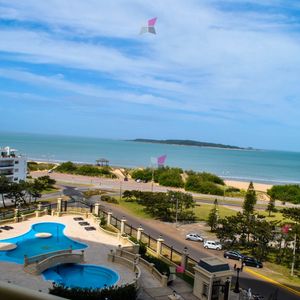 Alquiler Temporario De Apartamento De 3 Suites Y Servicios En Edificio Le Jardin Punta Del Este