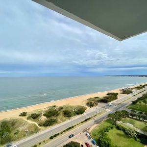 Venta De Apartamento De 3 Suites Esquinero En Mansa En Edificio Venetian Luxury Punta Del Este