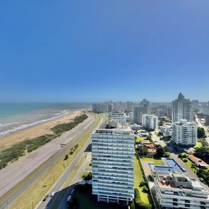 Venta Apartamento 3 Dormitorios + Dependencia - Le Parc