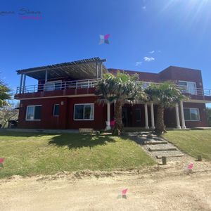 Casa En Alquiler De Temporada - Punta Piedras