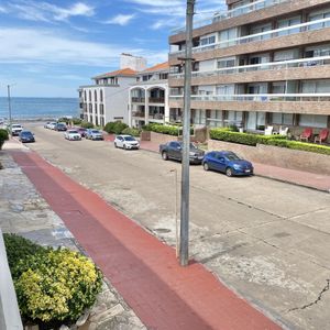 Apartamento De 1 Dormitorio En Venta - Peninsula