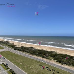 Apartamento En Alquiler Punta Del Este Con Vista Al Mar 2 Dormitorios Exelente!!!