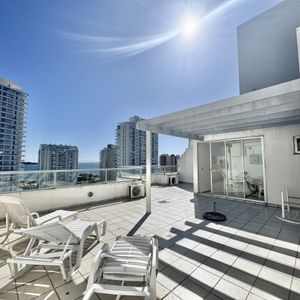 Pent-house En Venta De 2 Dormitorios Y Parrillero Propio - Playa Mansa