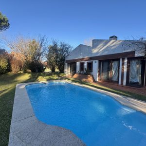 Casa En Venta 5 Dormitorios - Pinares