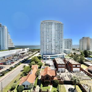 Apartamento En Venta 3 Dormitorios Edificio Cap Breton