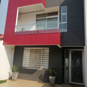 Imperdible Casa En Venta Amplia, Elegante Y Equipada