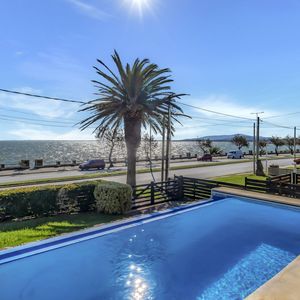 Casa En Venta Frente Al Mar En Piriapolis