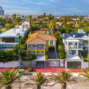 Venta Casa 5 Dormitorios En Península