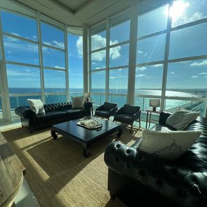 Apartamento De 4 Dormitorios Venta Torre Aquarela.