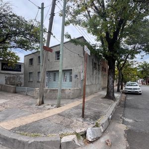 Alquiler De Local En Esquina Con Potencial