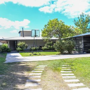 Buena Casa Con Areas Verdes Y Piscina En Zona Este