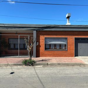 Casa 3 Dormitorios En Zona Centrica