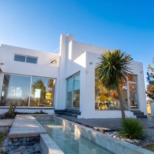 Exclusiva Casa 4 Suites En Venta En Village & Golf