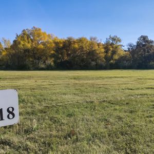 Lote 17 De 1.878 M² En Venta En Village & Golf