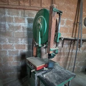 Se Alquila Taller De Carpinteria Con Herramientas