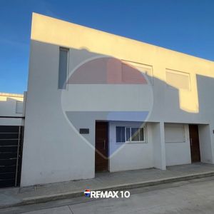 Se Vende Duplex En Cooperativa De Viviendas.